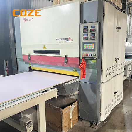 Glossy UV Coating Melamine Film Faced Plywood